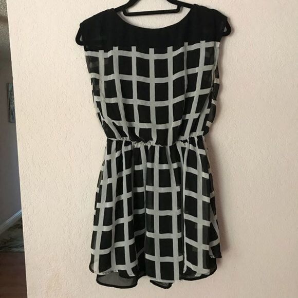 NWOT. BCX flowy dress - Picture 5 of 6